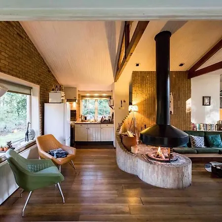 Paulus Aan De Bos Met Hot Tub 木屋 *