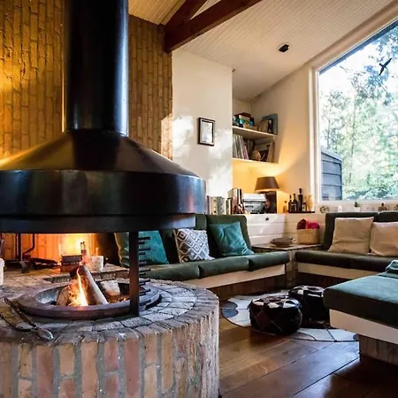Paulus Aan De Bos Met Hot Tub Chalet