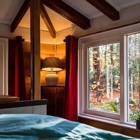 Paulus Aan De Bos Met Hot Tub Σαλέ *