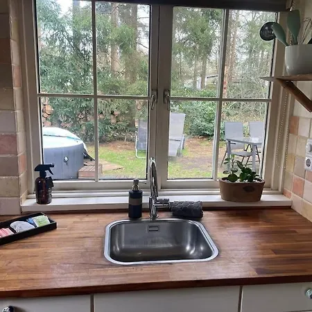 Σαλέ Paulus Aan De Bos Met Hot Tub *